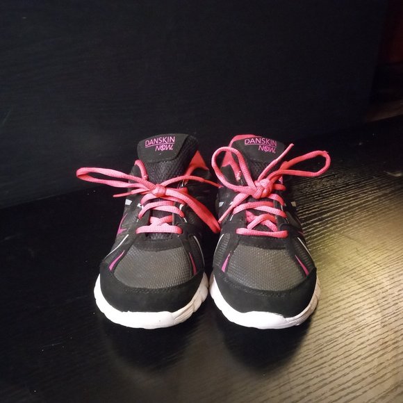 Danskin Now: Sneakers size 5 - Picture 2 of 11